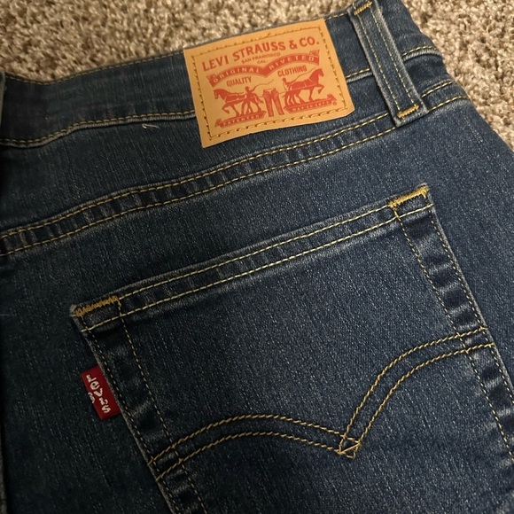 Levi's Blue Flare Wide Leg Jeans with Gradient Wash - Picture 5 of 6